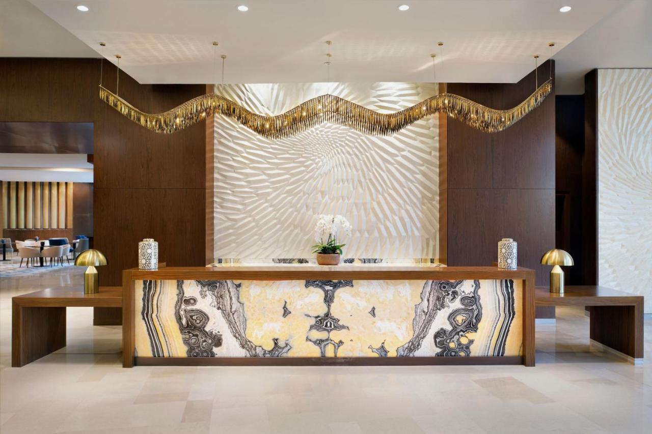 Le Meridien City Center Doha Exterior photo