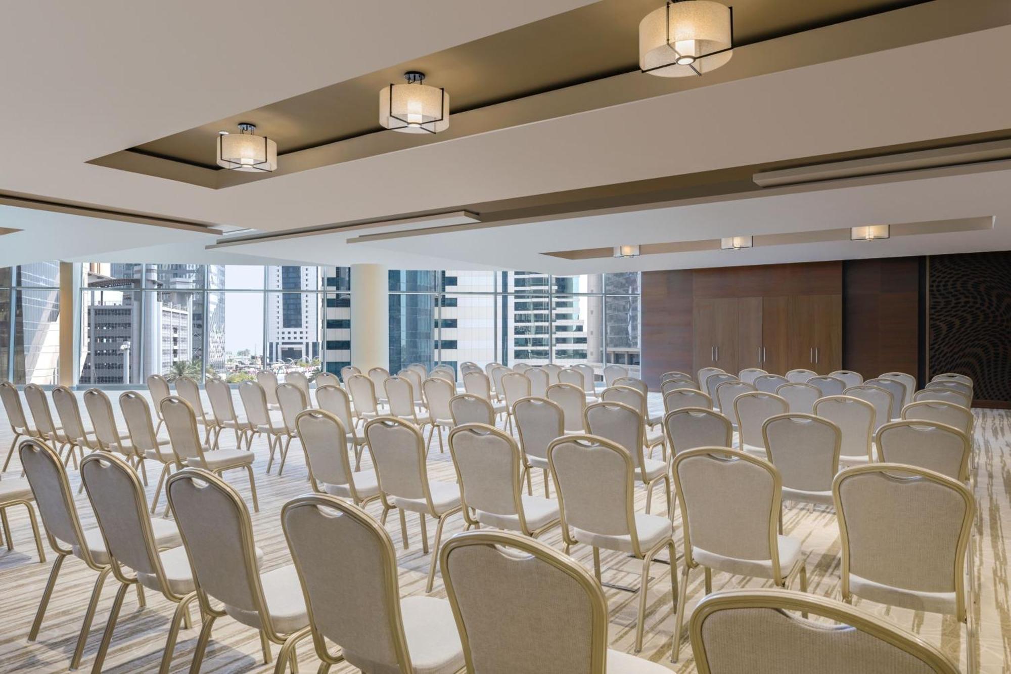 Le Meridien City Center Doha Exterior photo