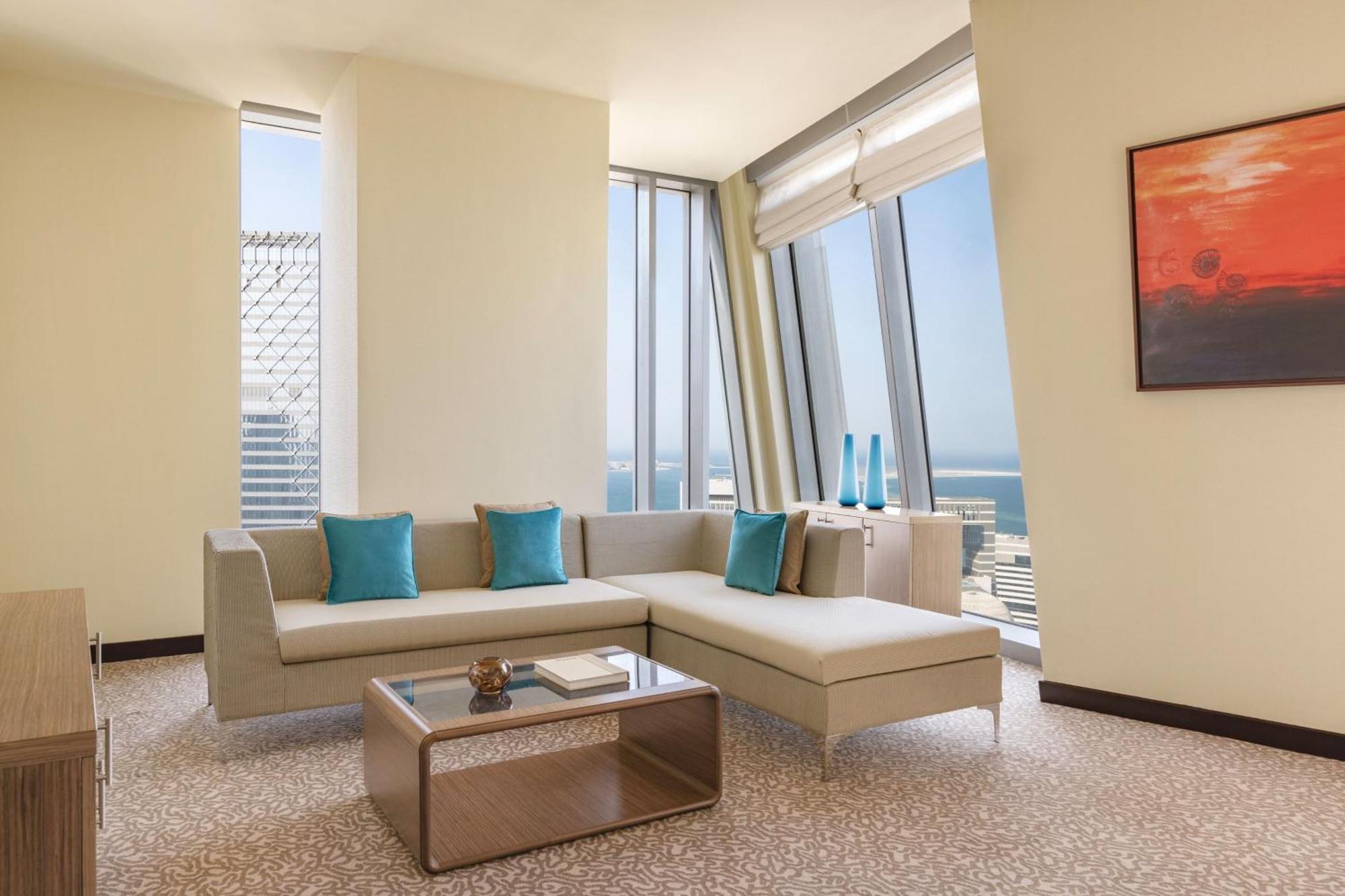 Le Meridien City Center Doha Exterior photo